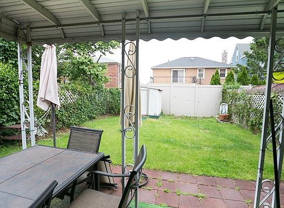 2nd image of 1036 Clarence Ave