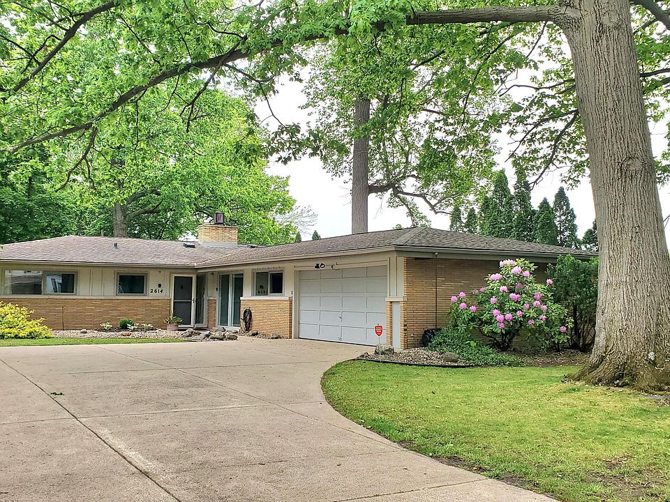 1st image of 2614 Maple St