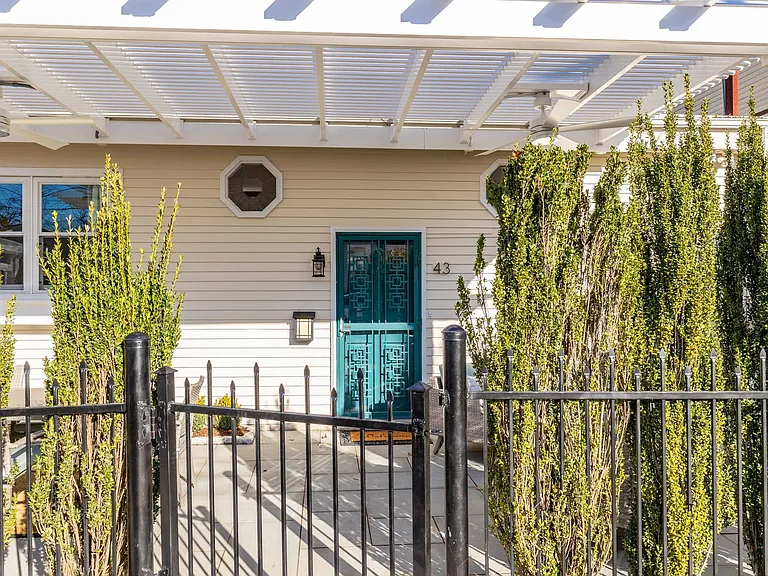 43 Woodland St — Photo 30