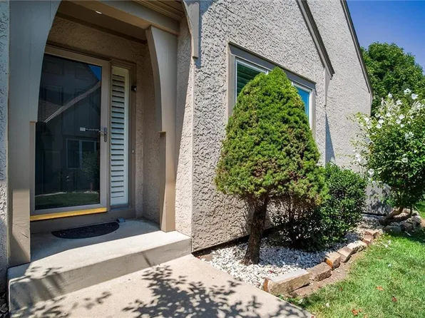 14407 Russell St, Overland Park, KS 66223