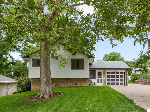 9540 Sprague St, Omaha, NE 68134