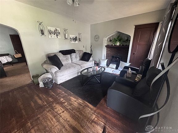 3rd image of 229 Huron Ave