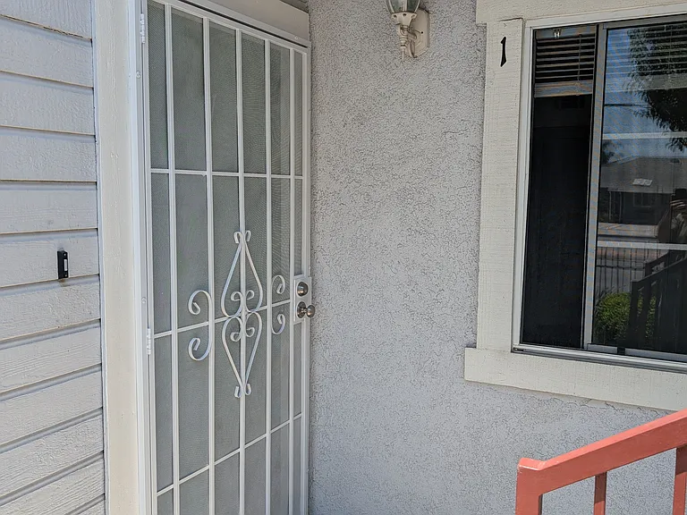 145 W Lincoln Ave #6 — Photo 2