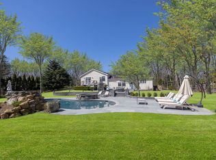 7 Poplar St, East Hampton, NY 11937
