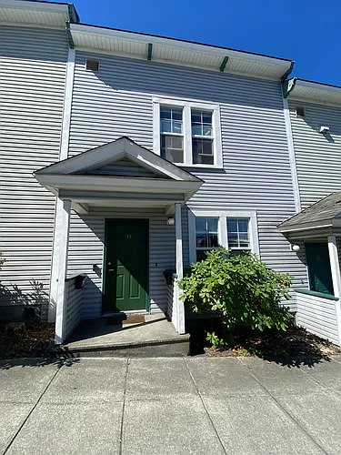 310 E Chestnut St Photo 1