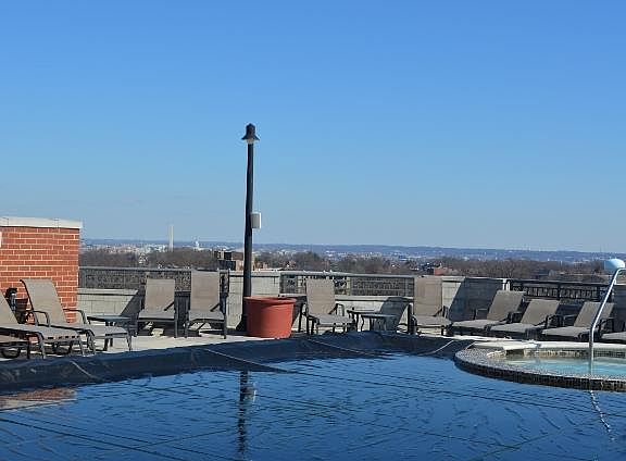 5th image of 1021 N Garfield St APT 807
