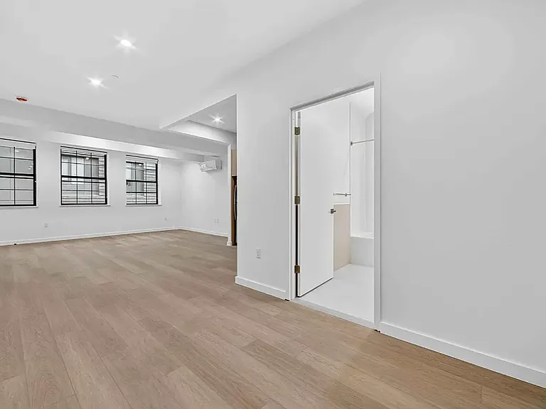 225 E 134th St #4K — Photo 4