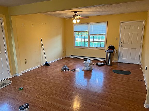 4th image of 628 Barefoot Dr