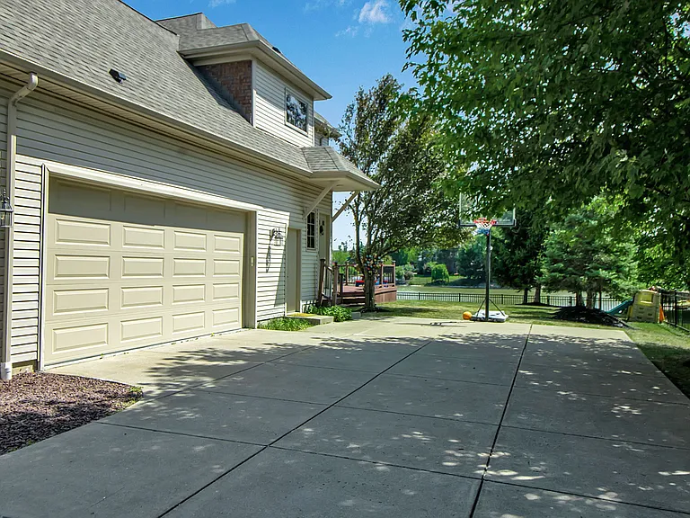 43 Ambrose Ct — Photo 34