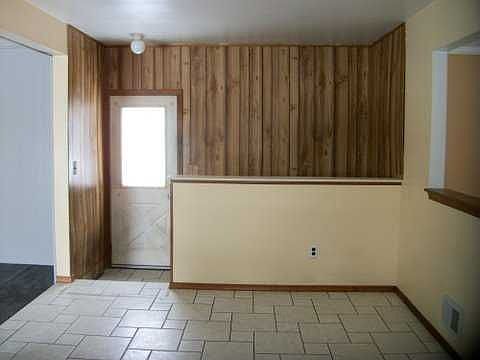 4th image of 5491 Paris Dr