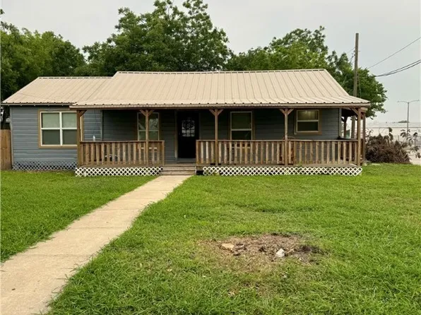 118 W Mahan St, Port Lavaca, TX 77979