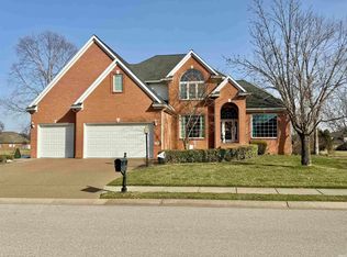 1988 Waters Ridge Dr, Newburgh, IN 47630