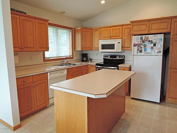 4th image of 1975 Richway Ln