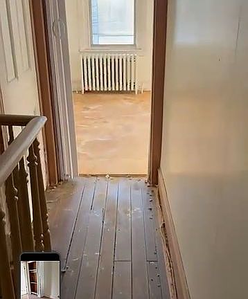 4th image of 3061 N Lawrence St