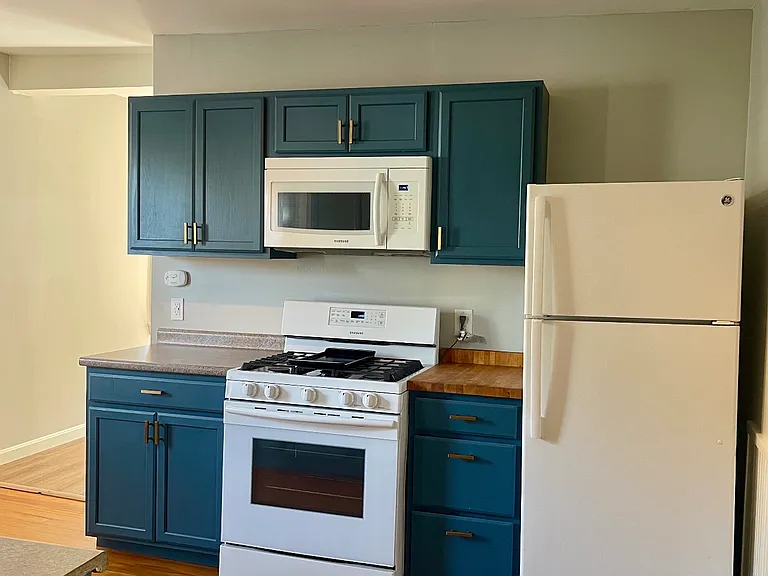 884 River Ave #1 — Photo 6