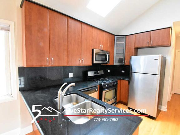 2nd image of 1518 W Superior St APT 3