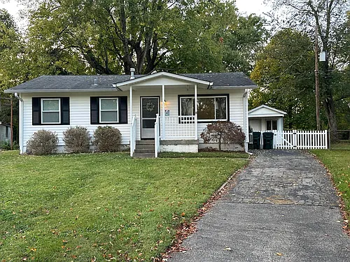 3104 Lynnwood Way Photo 1