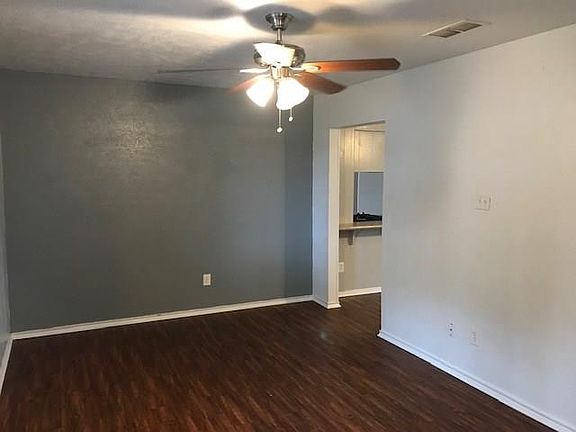 2nd image of 3205 Lynnwood Dr