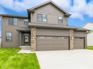 416 NE 58th St, Ankeny, IA 50021