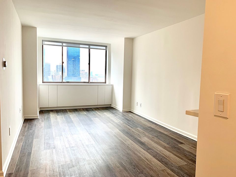 1st image of 520 W 43rd St APT 26J