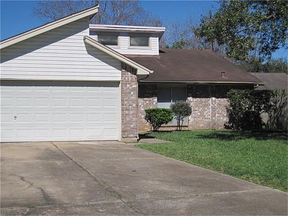 2nd image of 2410 Radcliffe Dr