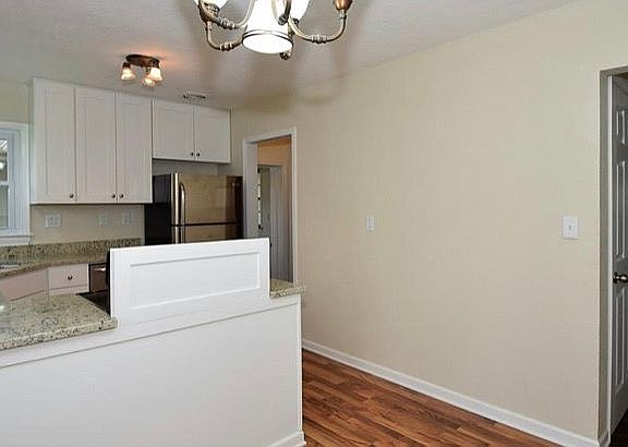 3rd image of 1204 Forest Hill Ave