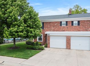 131 Drury Ln #131K, Mayfield Heights, OH 44124