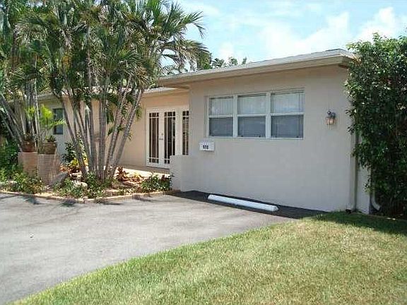 2nd image of 970 Lyons Park Dr