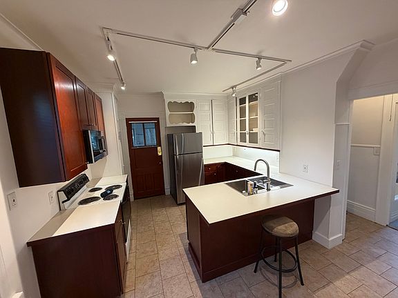 2nd image of 136 Reed Ave #136