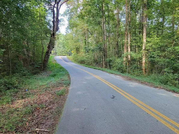 245 Century Dr, Martin, GA 30557