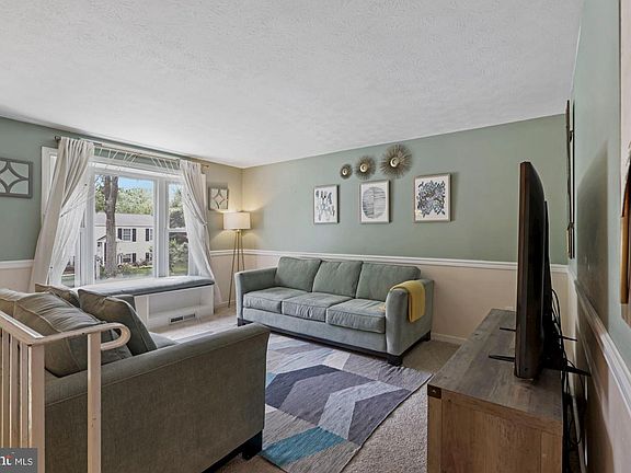 4th image of 278 Berkeley Dr