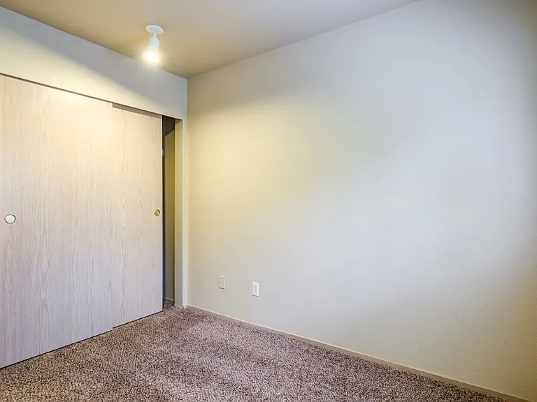 2050 Fraser St — Photo 17