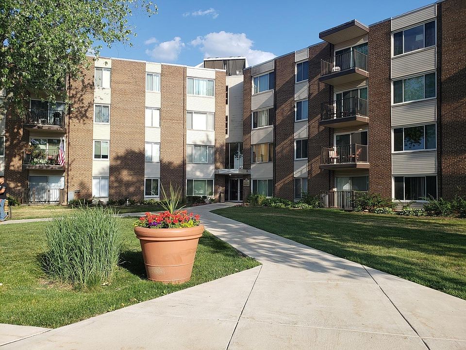 1st image of 140 W Wood St Unit 226