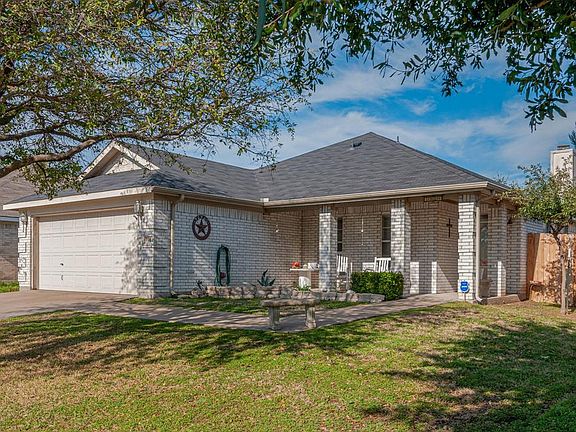 3rd image of 3904 Silver Springs Dr