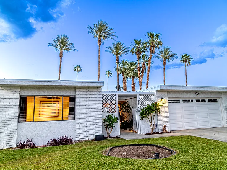 Royal Palm Dr — Photo 2