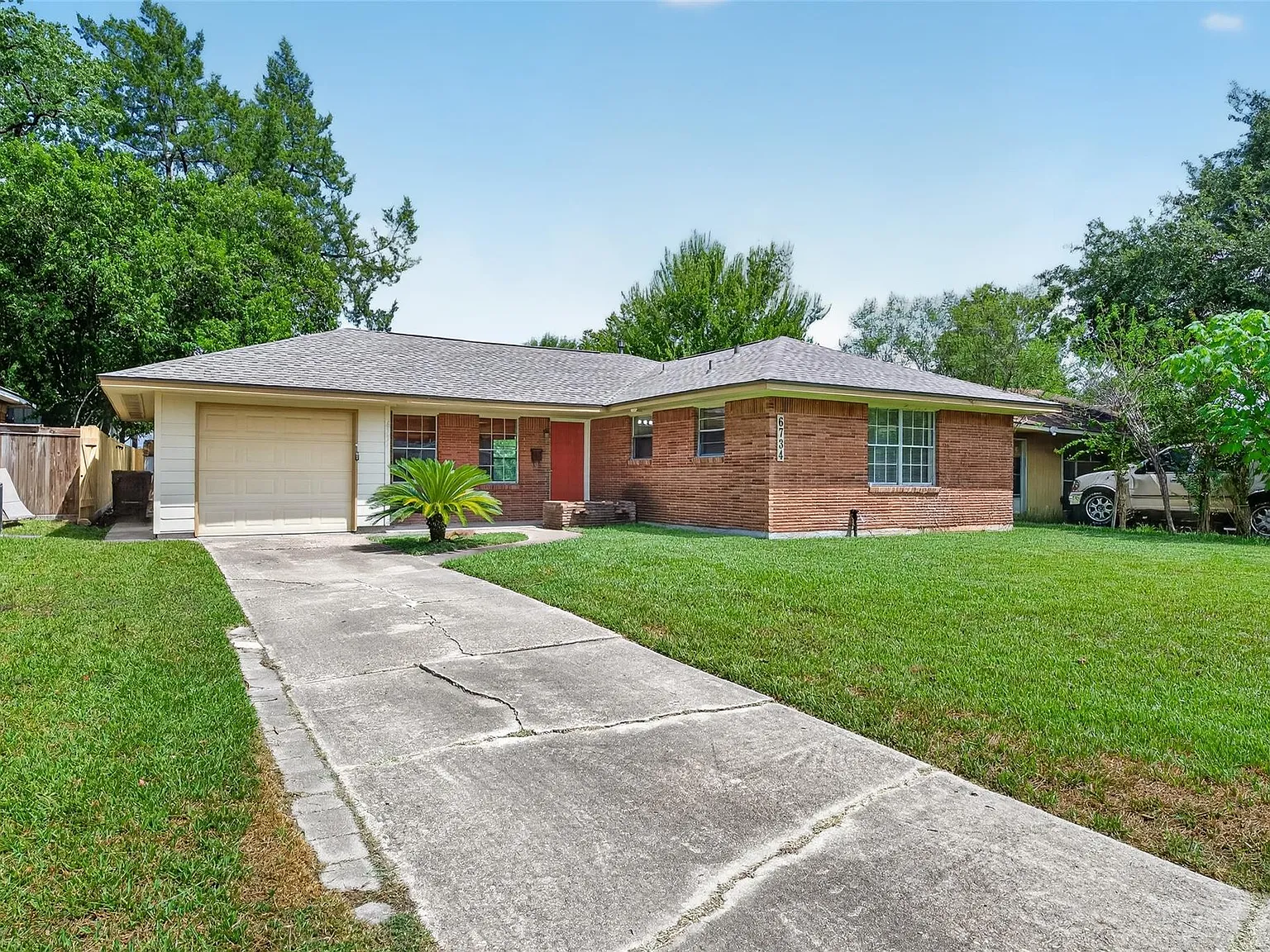3 bed, 2.0 bath, 1160 sqft, $1,700 — Photo 3