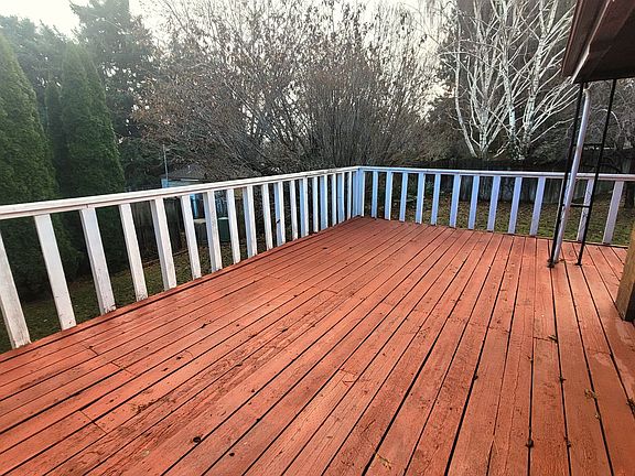 4th image of 145 W Greenview Dr