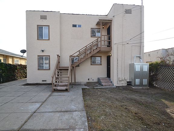 2nd image of 1709 W 70th St