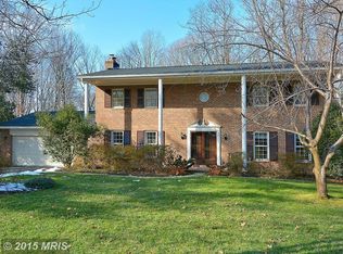 10517 Adel Rd, Oakton, VA 22124