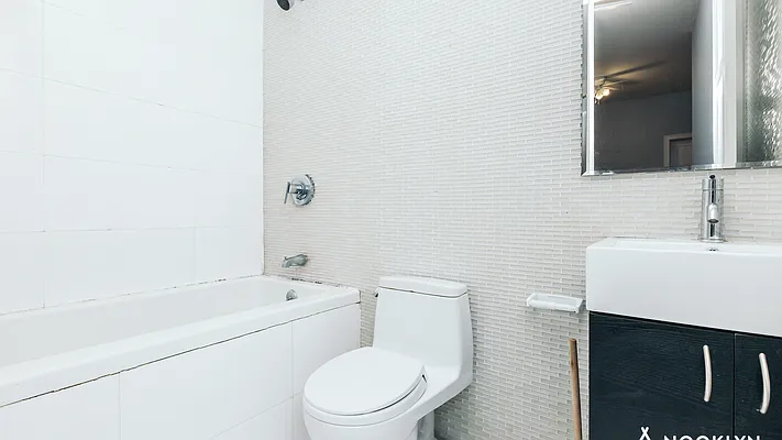 Rented by Nooklyn NYC LLC | media 22