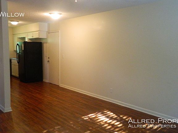 2nd image of 345 N Willow Ave