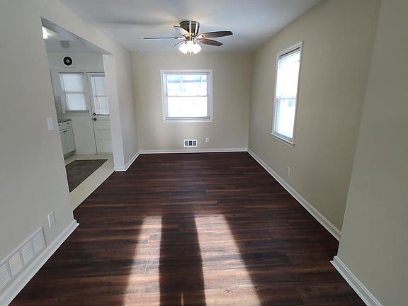 4th image of 2247 Graythorn Rd