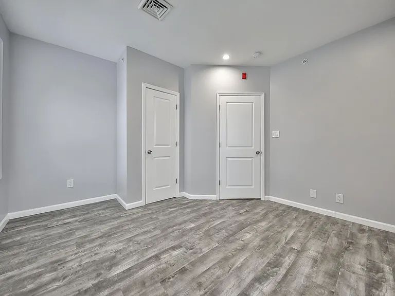 400 W Penn St #2 — Photo 16