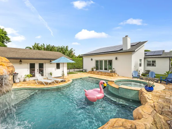 310 Edgewood Drive N, West Palm Beach, FL 33405