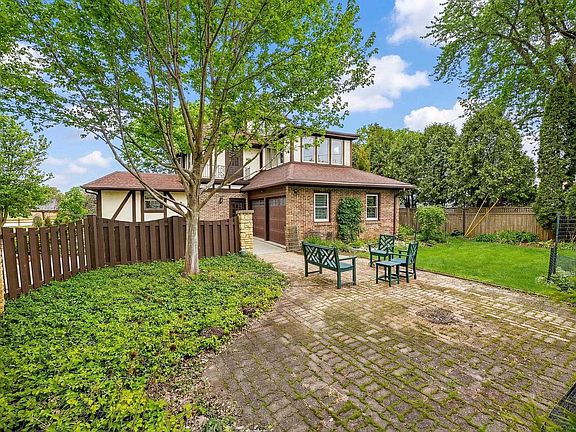 2nd image of 4002 Manitou Way