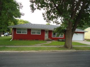 102 6th St S, Swea City, IA 50590