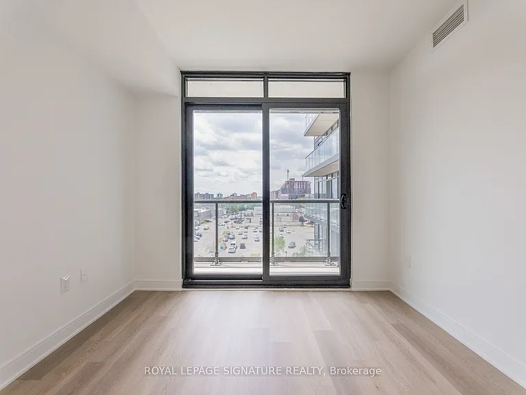 86 Dundas St E #526 — Photo 8
