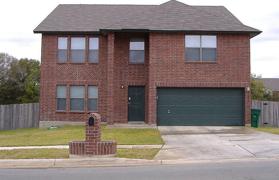 Single Family 3288 SF Home; Woodcrest Subd; Live Oak TX