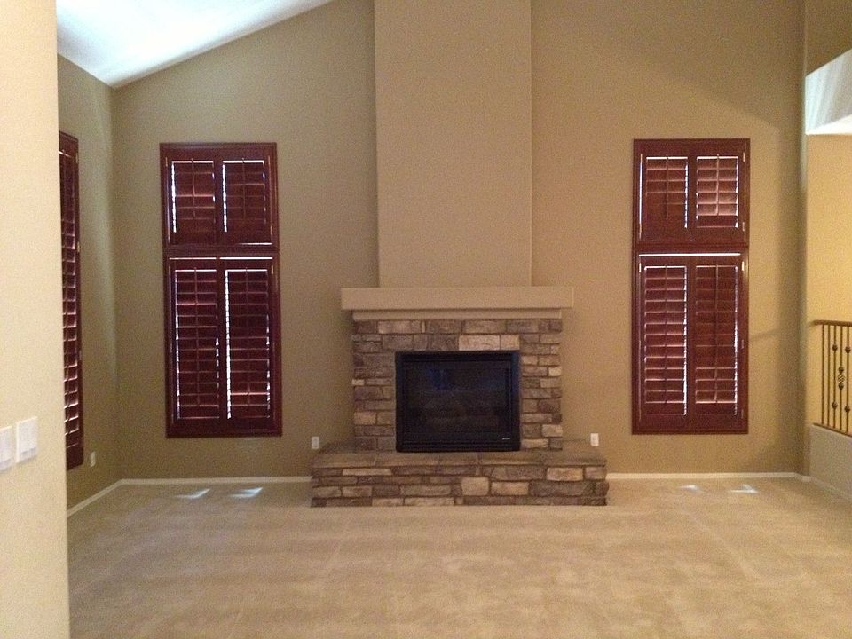 Front room with Fireplace