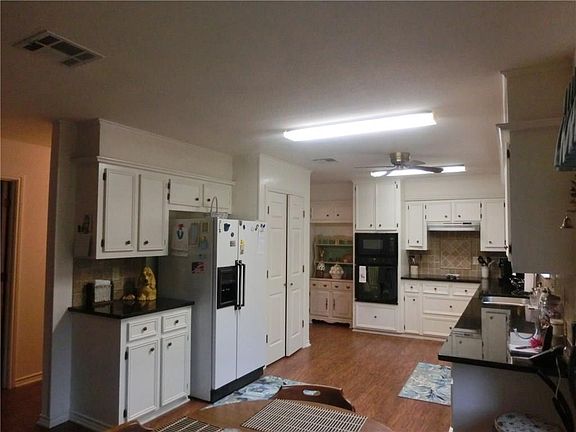 3rd image of 213 Northwood Blvd